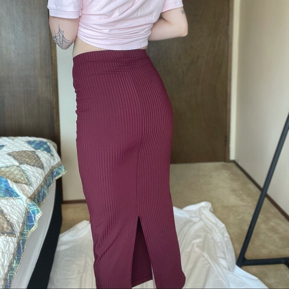 Ribbed bodycon mid calf skirt - Picture 8 of 11